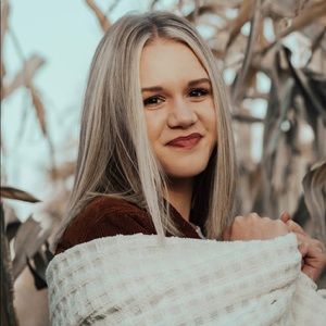 Meet your Posher, Sydnee